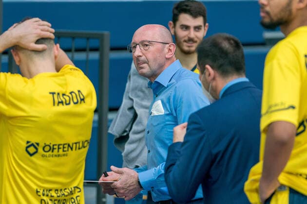 Syntainics MBC EWE Baskets Oldenburg, Basketball, Bundesliga, Men, 2020 2021, 34 Matchday, 09 05 2021, Headcoach Mladen Drijencic Baskets Oldenburg , Timeout Syntainics MBC EWE Baskets Oldenburg, Basketball, Bundesliga, Men, 2020 2021, 34 Matchday, 09 05 2021, Weissenfels Copyright: xSchulz Eibner-Pressefotox ep_esz