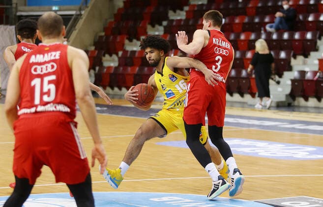Ludwigsburg , Basketball easyCredit BBL Bundesliga , MHP RIESEN Ludwigsburg vs Bayern Munich , from left Tyreese Blunt Giants David Krämer Bayern
