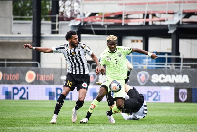 FULGINI Angelo ( 10 - Angers ) - NDONG Didier ( 22 - Dijon FCO ) - FOOTBALL : Angers vs Dijon - Ligue 1 - Angers - 09 05 2021 FedericoPestellini Panoramic 