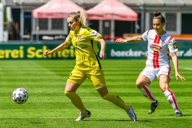 v li Jenaya Robertson Würzburger Kickers, 12 , Sabrina Horvat Köln, 3 , Zweikampf, Duell, duel, tackle, tackling, Dynamik, Action, Aktion, 09 05 2021, Köln Deutschland , Fussball, 2 Frauen Bundesliga Süd, 1 FC Köln FC Würzburger Kickers, DFB DFL REGULATIONS PROHIBIT ANY USE OF PHOTOGRAPHS AS IMAGE SEQUENCES AND OR QUASI VIDEO xmhx