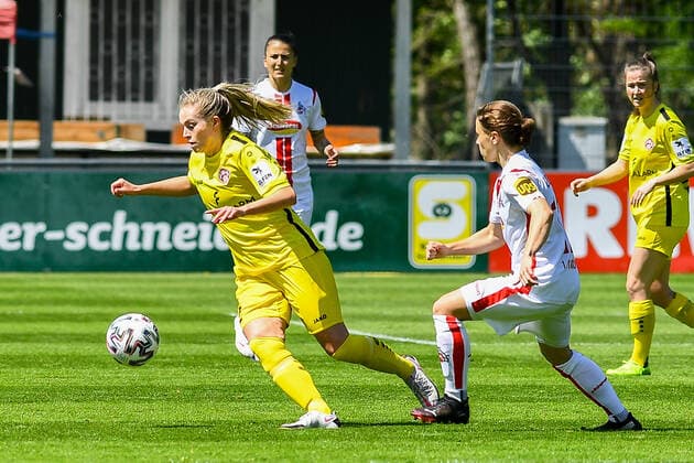 v li Jenaya Robertson Würzburger Kickers, 12 , Alicia Sophie Gudorf Köln, 12 , Zweikampf, Duell, duel, tackle, tackling, Dynamik, Action, Aktion, 09 05 2021, Köln Deutschland , Fussball, 2 Frauen Bundesliga Süd, 1 FC Köln FC Würzburger Kickers, DFB DFL REGULATIONS PROHIBIT ANY USE OF PHOTOGRAPHS AS IMAGE SEQUENCES AND OR QUASI VIDEO xmhx