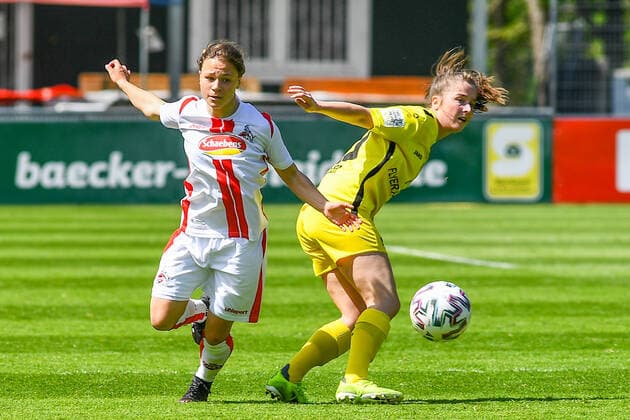 v li Alicia Sophie Gudorf Köln, 12 , Nicole Kreußer Würzburger Kickers, 20 , Zweikampf, Duell, duel, tackle, tackling, Dynamik, Action, Aktion, 09 05 2021, Köln Deutschland , Fussball, 2 Frauen Bundesliga Süd, 1 FC Köln FC Würzburger Kickers, DFB DFL REGULATIONS PROHIBIT ANY USE OF PHOTOGRAPHS AS IMAGE SEQUENCES AND OR QUASI VIDEO xmhx