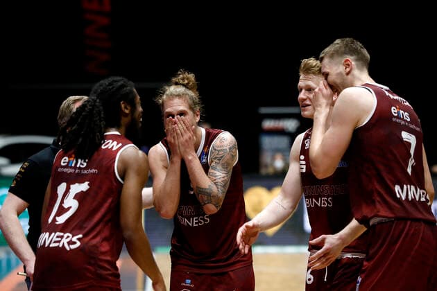 09 05 2021, easyCredit Basketball Bundesliga, BBL, season 2020 2021, men, Chemnitz Niners ALBA Berlin Marcus Thornton, Niners Chemnitz, Malte Ziegenhagen, Niners Chemnitz, Jonas Richter, Niners Chemnitz Chemnitz Fair Chemnitz Saxony Germany