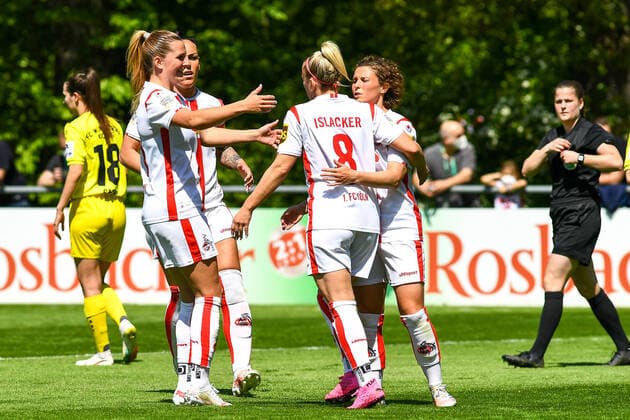 The players of 1 FC Köln celebrate the 1 0 by Mandy Islacker Köln, 8, picture center back view , jubilate about a goal, jubilation, goal celebration, celebrate the goal, goal, celebration, jubilation about the goal, optimistic, action, action, 09 05 2021, Cologne Germany , football, 2 Frauen Bundesliga Süd, 1 FC Köln FC Würzburger Kickers, DFB DFL REGULATIONS PROHIBIT ANY USE OF PHOTOGRAPHS AS IMAGE SEQUENCES AND OR QUASI VIDEO xmhx