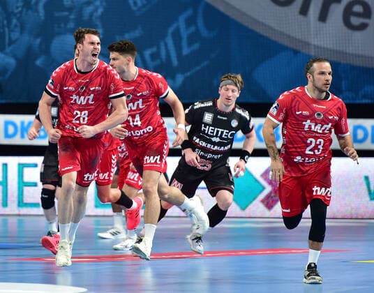 09 05 2021 Handball 1 Bundesliga LIQUI MOLY HBL Season 2020 2021 29 Matchday HC Erlangen Metropolregion Nürnberg HCE Eulen Ludwigshafen OGo Hendrik Wagner 28, Die Eulen Ludwigshafen Pascal Durak 23, Die Eulen Ludwigshafen Jubel Freude