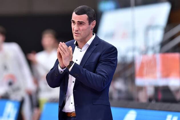 Roel Moors Trainer, Headcoach BG Goettingen disappointed, frustrated, emotion , Basketball, Bundesliga, BBL, BG Goettingen medi bayreuth, 09 05 2021, BG Goettingen medi bayreuth, Basketball, Bundesliga, GER, BBL, 09 05 2021 Goettingen Copyright: xEibner-Pressefotox-xRolandxSippelx