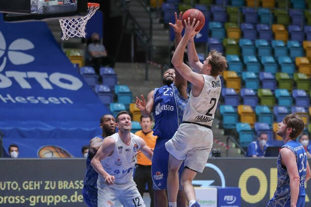 Johannes Richter, Hamburg Towers, 12 ,Robertson Quantez, Fraport Skyliners, 23 ,Swing Jordan, Hamburg Towers, 2 ,Gudmundsson Jon Axel, Fraport Skyliners, 30 , , GER, Basketball,Fraport Skyliners EWE Baskets Oldenburg, 02 05 2021, Frankfurt Copyright: xEibner-Pressefoto UlrichxScherbax EP_usm