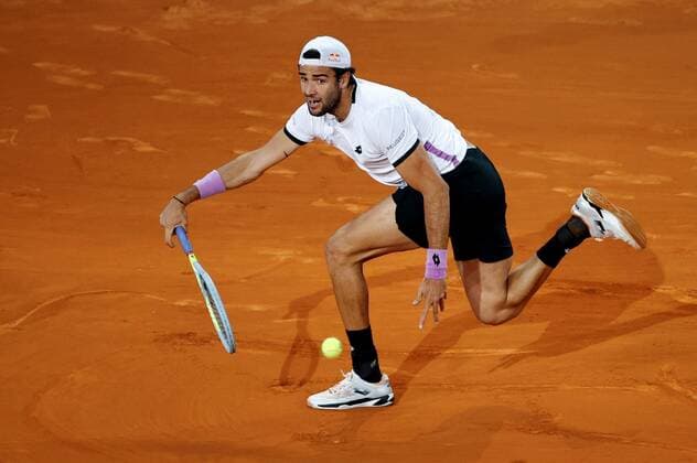 Matteo Berrettini of Italy in action against Alexander Zverev of Germany during the men s final at the Mutua Madrid Open tennis tou?rnament in Madrid, Spain, 09 May 2021. Mutua Madrid Open tennis tou?rnament !ACHTUNG: NUR REDAKTIONELLE NUTZUNG!  Copyright: xChemaxMoyax GRAF3454 20210509-637561849842188249