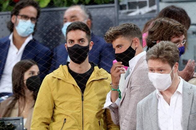 Atletico de Madrid s midfielder Marcos Llorente (R) and humorist David Broncano (L) attend the men s final between Alexander Zverev of Germany and Matteo Berrettini of Italy at the Mutua Madrid Open tennis tou?rnament in Madrid, Spain, 09 May 2021. Mutua Madrid Open tennis tou?rnament !ACHTUNG: NUR REDAKTIONELLE NUTZUNG!  Copyright: xRodrigoxJiménezx GRAF3421 20210509-637561852355560440