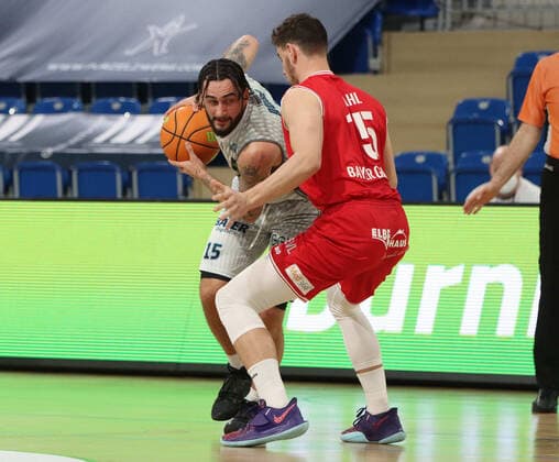 Jordan Geist 15, MLP Academics Heidelberg on the ball against Luca Kahl 15, Bayer GIANTS Leverkusen during the 2 final game in the BARMER 2 Basketball Bundesliga Pro A, MLP Academics Heidelberg Bayer Giants Leverkusen Heidelberg 09 05 21 Basketball , 09 05 2021, Heidelberg Germany xpxlax