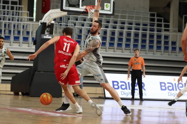 Phillipp Heyden 22, MLP Academics Heidelberg defending against Sheldon Eberhardt 11, Bayer GIANTS Leverkusen during the 2 final game in the BARMER 2 Basketball Bundesliga Pro A, MLP Academics Heidelberg Bayer Giants Leverkusen Heidelberg 09 05 21 Basketball , 09 05 2021, Heidelberg Germany xpxlax