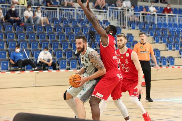 Phillipp Heyden 22, MLP Academics Heidelberg on the ball against Eddy Edigin Jr 17, Bayer GIANTS Leverkusen during the 2 final game in the BARMER 2 Basketball Bundesliga Pro A, MLP Academics Heidelberg Bayer Giants Leverkusen Heidelberg 09 05 21 Basketball , 09 05 2021, Heidelberg Germany xpxlax