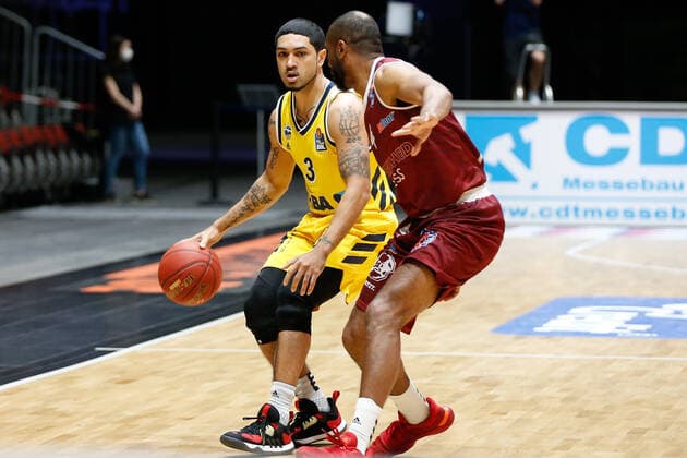 09 05 2021, xgox, basketball, easyCredit BBL, niners chemnitz alba berlin emspor, v l peyton siva alba berlin, 3 duel chemnitz