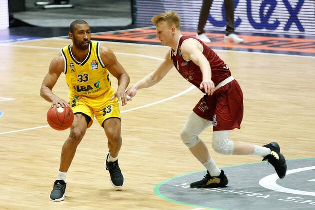 09 05 2021, xgox, basketball, easyCredit BBL, niners chemnitz alba berlin emspor, v l jayson granger alba berlin, 33 on the ball chemnitz