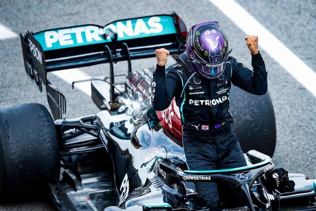 HAMILTON Lewis (gbr), Mercedes AMG F1 GP W12 E Performance celebrates his win during the Formula 1 Aramco Gran Premio De Espana 2021 from May 07 to 10, 2021 on the Circuit de Barcelona-Catalunya, in Montmelo, near Barcelona, Spain FORMULE 1 : Grand prix d Espagne - Barcelone - 09 05 2021 DPPI Panoramic 