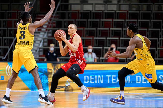 Ludwigsburg, Germany 09 May 2021 BBL 20 21 MHP Riesen Ludwigsburg vs FC Bayern Basketball v li Jaleen Smith Ludwigsburg , Robin Amaize FC Bayern Ludwigsburg MHP Arena Baden Württemberg Germany.