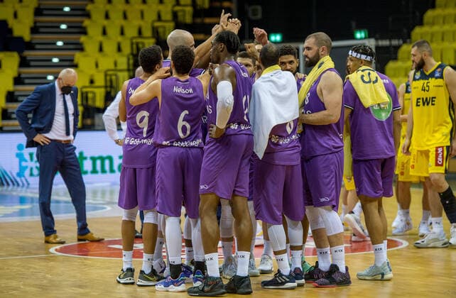 GER, Basketball, EWE Baskets Oldenburg vs BG Göttingen 11 05 2021, EWE Arena, Oldenburg, GER, easy Credit BBL, EWE Baskets Oldenburg vs BG Göttingen, in the picture the last defeat in the BBL season 20 21 now comes the Final Four in the cup for the Goettinger veilchen nordphotoxRojahn nph00310