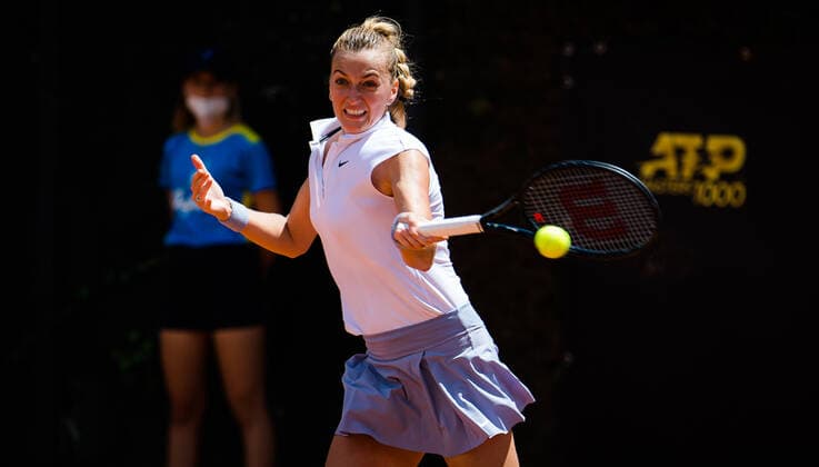 May 12, 2021, ROMA, ITALY: Petra Kvitova of the Czech Republic in action during her second round match at the 2021 Internazionali BNL d Italia WTA, Tennis Damen 1000 tournament against Vera Zvonareva of Russia ROMA ITALY - ZUMAa181 20210512_zaa_a181_221 Copyright: xRobxPrangex