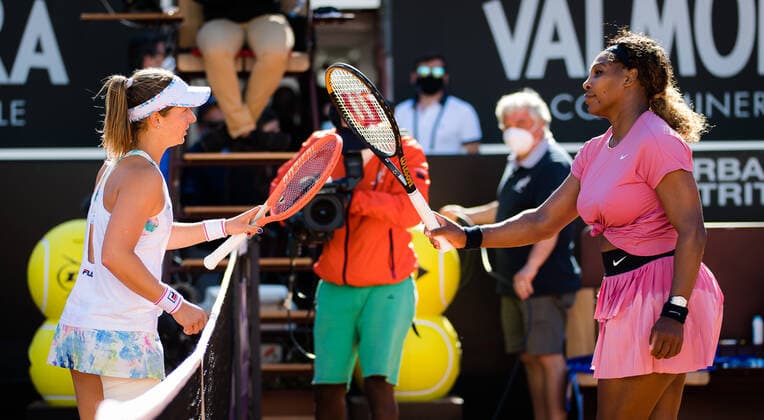 May 12, 2021, ROMA, ITALY: Nadia Podoroska of Argentina & Serena Williams of the United States after the second round of the 2021 Internazionali BNL d Italia WTA, Tennis Damen 1000 tournament ROMA ITALY - ZUMAa181 20210512_zaa_a181_272 Copyright: xRobxPrangex