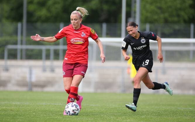 13 05 2021, xcex, GER, Frankfurt am Main, Stadion am Brentanobad, Frauenfussball, 2 Bundesliga Sued, Frauen Bundesliga Saison 2020 2021, SGE, Eintracht Frankfurt Frauen II 1 FC Koeln, Mandy Islacker Koeln vor Franka Weber SGE DFL regulations prohibit any use of photographs as image sequences and or quasi video