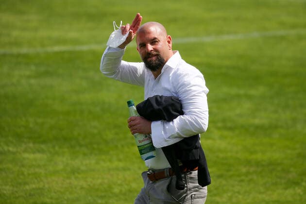 13 05 2021 2 BL 6 Spieltag Eintracht Frankfurt II 1 FC Köln v l , Coach Sascha Michel Glass 1 FC Köln gives instructions, gestures, gesticulate with arms gives instructions, gesticulate DFL DFB REGULATIONS PROHIBIT ANY USE OF PHOTOGRAPHS as IMAGE SEQUENCES and or QUASI VIDEO Copyright: JoaquimxFerreira