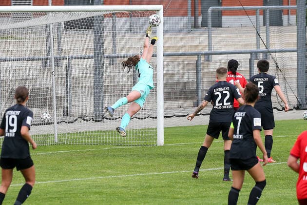 13 05 2021 2 BL 6 Spieltag Eintracht Frankfurt II 1 FC Köln v l , Parade Goalkeeper Nina Meck Eintracht Frankfurt II DFL DFB REGULATIONS PROHIBIT ANY USE OF PHOTOGRAPHS as IMAGE SEQUENCES and or QUASI VIDEO Copyright: JoaquimxFerreira