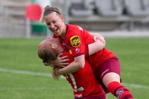 13 05 2021 2 BL 6 Spieltag Eintracht Frankfurt II 1 FC Köln v l , Amber Barrett 1 FC Köln and Marith Kristin Müller Priessen 1 FC Köln cheering after end of match DFL DFB REGULATIONS PROHIBIT ANY USE OF PHOTOGRAPHS as IMAGE SEQUENCES and or QUASI VIDEO Copyright: JoaquimxFerreira