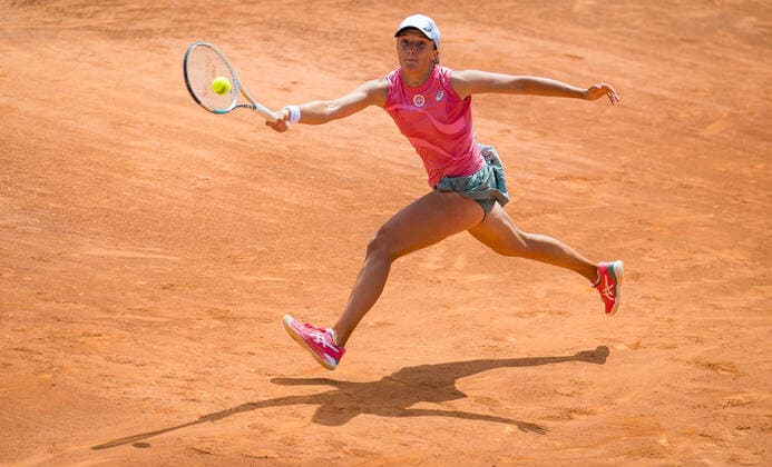 May 13, 2021, ROMA, ITALY: Iga Swiatek of Poland in action during her third-round match at the 2021 Internazionali BNL d Italia WTA, Tennis Damen 1000 tournament against Barbora Krejcikova of the Czech Republic ROMA ITALY - ZUMAa181 20210513_zaa_a181_082 Copyright: xRobxPrangex