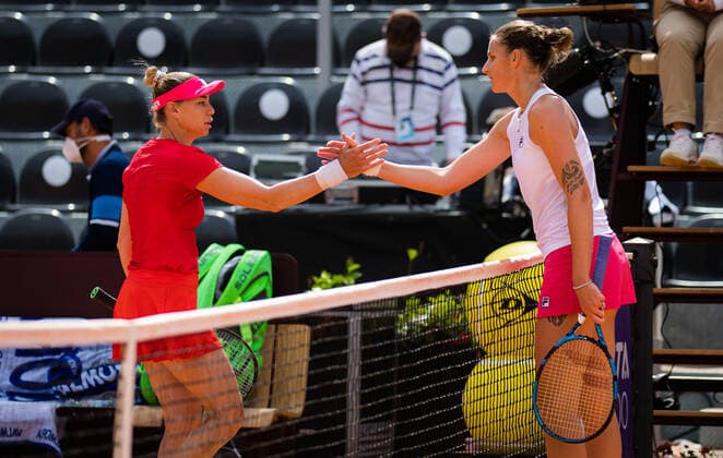 May 13, 2021, ROMA, ITALY: Vera Zvonareva of Russia & Karolina Pliskova of the Czech Republic in action during her third-round match at the 2021 Internazionali BNL d Italia WTA, Tennis Damen 1000 tournament ROMA ITALY - ZUMAa181 20210513_zaa_a181_102 Copyright: xRobxPrangex