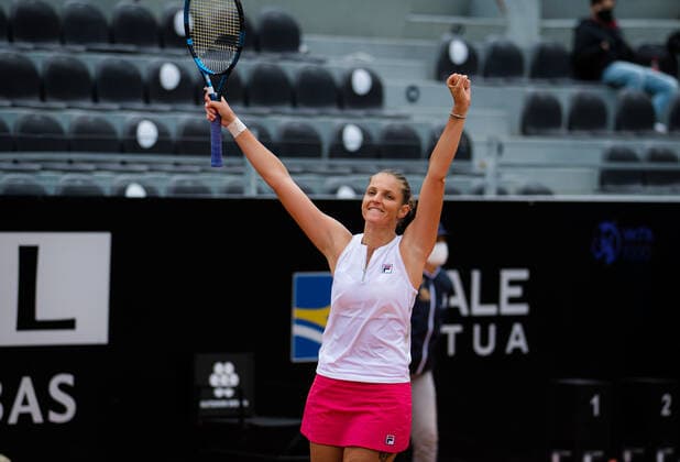 May 14, 2021, Rome, Italy: Karolina Pliskova of the Czech Republic in action during her quarter-final match at the 2021 Internazionali BNL d Italia WTA, Tennis Damen 1000 tournament against J. Ostapenko of Latvia Rome Italy - ZUMAa181 20210514_zaa_a181_054 Copyright: xRobxPrangex