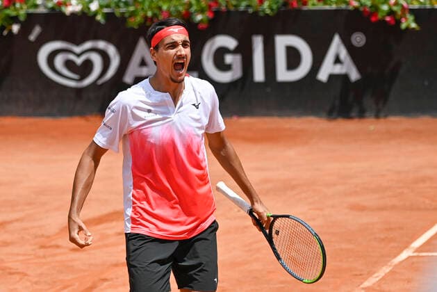 Photo Fabrizio Corradetti - LaPresse 15 05 2021 Roma (Italy) Tennis Quarter final Lorenzo Sonego (ITA) vs Andrey Rublev (RUS) Internazionali BNL d Italia 2021 In the pic: Lorenzo Songego celebrate safter reach semifinal  Copyright: xFabrizioxCorradetti LaPressex