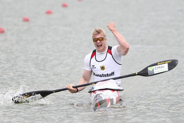 Bilder des Jahres 2021, Sport 05 Mai Sport Themen der Woche KW19 Sport Bilder des Tages CANOE - ICF Canoe Sprint World Cup SZEGED,HUNGARY,15.MAY.21 - CANOE - ICF Canoe Sprint World Cup, K1, men, 1000m. Image shows the rejoicing of Jacob Schopf (GER).  GEPAxpictures xCsabaxDoemoetoer