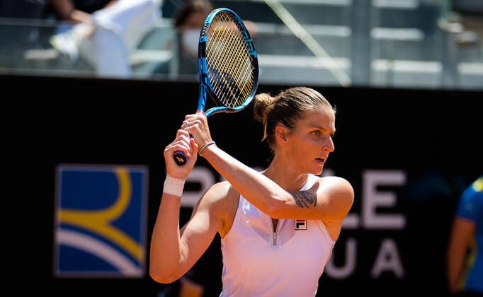 May 15, 2021, ROMA, ITALY: Karolina Pliskova of the Czech Republic in action during her semi-final at the 2021 Internazionali BNL d Italia WTA, Tennis Damen 1000 tournament against Petra Martic of Croatia ROMA ITALY - ZUMAa181 20210515_zaa_a181_057 Copyright: xRobxPrangex