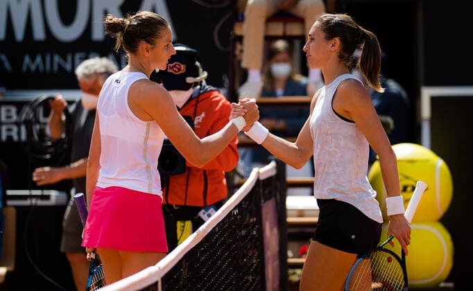 May 15, 2021, ROMA, ITALY: Karolina Pliskova of the Czech Republic & Petra Martic of Croatia in action during the semi-final at the 2021 Internazionali BNL d Italia WTA, Tennis Damen 1000 tournament ROMA ITALY - ZUMAa181 20210515_zaa_a181_064 Copyright: xRobxPrangex