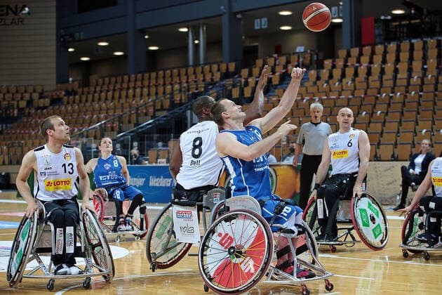 15 05 2021, xovx, Wheelchair Basketball Bundesliga, Playoffs Final German Championship Game 2, RSV Lahn Dill RSB Thuringia Bulls v l Thomas Böhme RSV Lahn Dill , Jitske Visser RSB Thuringia Bulls , Brian Bell RSV Lahn Dill , Andre Bienek RSB Thuringia Bulls , Ian Sagar RSV Lahn Dill Wetzlar Rittal Arena Hessen Germany EN