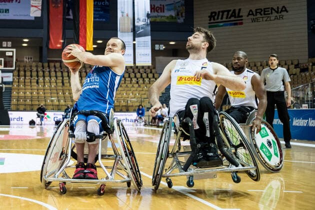 RBBL1 Playoffs 2021 Game 2 RSV Lahn Dill RSB Thuringia Bulls 15 05 2021 Andre Bienek RSB Thuringia Bulls, 10 , Simon Brown RSV Lahn Dill, 5 RBBL1 Playoffs 2021 Game 2 RSV Lahn Dill RSB Thuringia Bulls 15 05 2021 Rittal Arena, Wetzlar Hesse Copyright: xBEAUTIFULxSPORTS Wunderlx