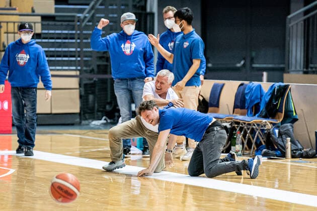 RBBL1 Playoffs 2021 Game 2 RSV Lahn Dill RSB Thuringia Bulls 15 05 2021 Lutz Lessmann Thuringia Bulls , Michael Engel Headcoach RSB Thuringia Bulls RBBL1 Playoffs 2021 Game 2 RSV Lahn Dill RSB Thuringia Bulls 15 05 2021 Rittal Arena, Wetzlar Hesse Copyright: xBEAUTIFULxSPORTS Roeczeyx