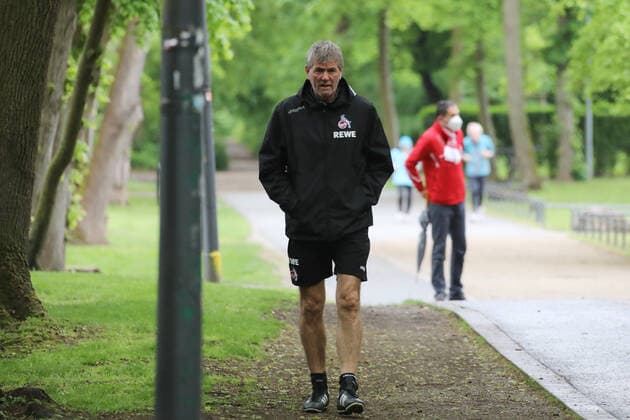 Sport Bilder des Tages Training 1. FC Köln 1. Fussball Bundesliga Saison 2020 2021 Geißbockheim Köln Deutschland 16.05.2021 Trainer Friedhelm Funkel (1. FC Köln) *** Training 1 FC Köln 1 Football Bundesliga Season 2020 2021 Geißbockheim Cologne Germany 16 05 2021 Coach Friedhelm Funkel 1 FC Köln
