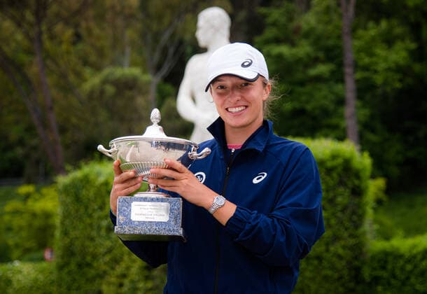 May 16, 2021, ROMA, ITALY: Iga Swiatek of Poland poses with her champions trophy after winning the final of the 2021 Internazionali BNL d Italia WTA, Tennis Damen 1000 tournament against Karolina Pliskova of the Czech Republic ROMA ITALY - ZUMAa181 20210516_zaa_a181_040 Copyright: xRobxPrangex