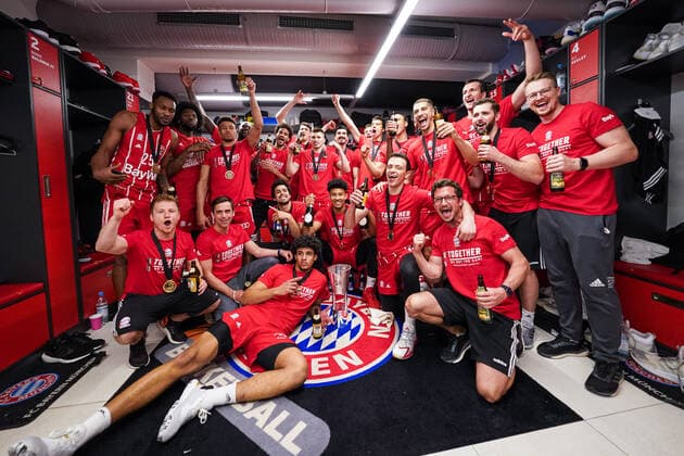 Basketball Munich 16 05 2021 Season 2020 2021 MagentaSport BBL Pokal TOP FOUR FINALE FC Bayern Munich ALBA Berlin Basketball Munich 16 05 2021 Season 2020 2021 MagentaSport BBL Pokal TOP FOUR FINALE FC Bayern Munich ALBA Berlin Bayern Munich wins the MagentaSport BBL Pokal 2021 Award ceremony Team Bayern cheering booth editorial use only commercial use only by arrangement with the photographer Munich Germany