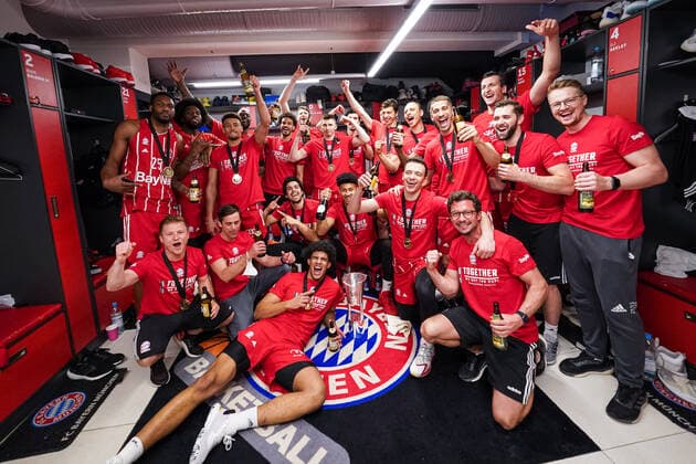 Basketball Munich 16 05 2021 Season 2020 2021 MagentaSport BBL Pokal TOP FOUR FINALE FC Bayern Munich ALBA Berlin Basketball Munich 16 05 2021 Season 2020 2021 MagentaSport BBL Pokal TOP FOUR FINALE FC Bayern Munich ALBA Berlin Bayern Munich wins the MagentaSport BBL Pokal 2021 Award ceremony Team Bayern cheering booth editorial use only commercial use only by arrangement with the photographer Munich Germany