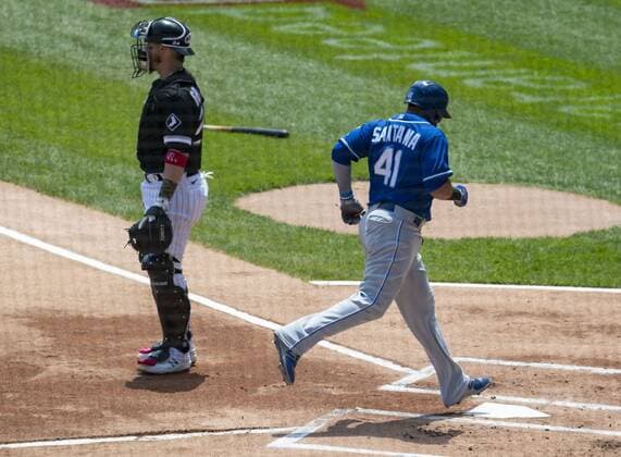 Baseball, MLB, Chicago White Sox - Kansas City Royals May 16, 2021: Royals first baseman Carlos Santana scores behind White Sox catcher Yasmani Grandal on a sacrifice fly in the first inning May 16, 2021, at Guaranteed Rate Field. - ZUMAm67_ 0118145878st Copyright: xBrianxCassellax