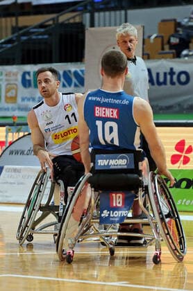 15 05 2021, xovx, Wheelchair Basketball Bundesliga, Playoffs Final German Championship Game 2, RSV Lahn Dill RSB Thuringia Bulls v l Steve Serio RSV Lahn Dill , Andre Bienek RSB Thuringia Bulls Wetzlar Rittal Arena Hessen Germany EN