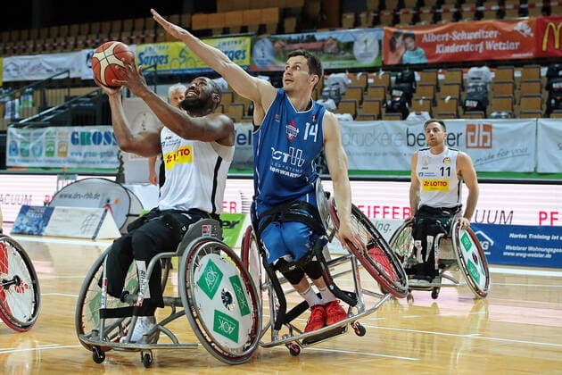 15 05 2021, xovx, Wheelchair Basketball Bundesliga, Playoffs Final German Championship Game 2, RSV Lahn Dill RSB Thuringia Bulls v l Brian Bell RSV Lahn Dill , Aliaksandr Halouski RSB Thuringia Bulls , Steve Serio RSV Lahn Dill Wetzlar Rittal Arena Hessen Germany EN