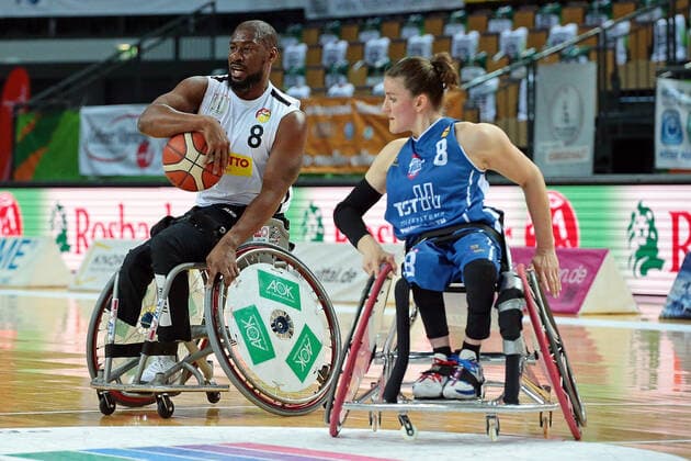 15 05 2021, xovx, Wheelchair Basketball Bundesliga, Playoffs Final German Championship Game 2, RSV Lahn Dill RSB Thuringia Bulls v l Brian Bell RSV Lahn Dill , Jitske Visser RSB Thuringia Bulls Wetzlar Rittal Arena Hesse Germany EN