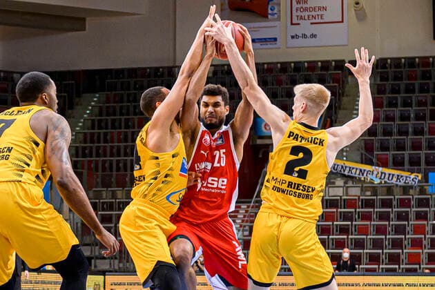 Ludwigsburg, Germany 19 May 2021 BBL 20 21 Playoffs Quarterfinals MHP Riesen Ludwigsburg vs Brose Bamberg v li in duel Andrew Warren Ludwigsburg and Kenneth Ogbe Bamberg , Jacob Patrick Ludwigsburg Ludwigsburg MHP Arena Baden Württemberg Germany