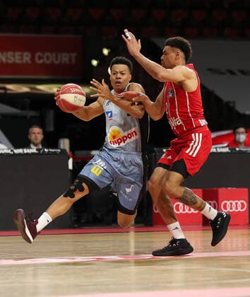 Duel between Trae Bell Haynes Crailsheim and Wade Baldwin IV Muenchen GER, FC Bayern Basketball vs Hakro Merlins Crailsheim, Basketball, 1 Bundesliga, Playoffs 2020 2021, Quarterfinals Game 1, 19 05 2021, GER, FC Bayern Basketball vs Hakro Merlins Crailsheim, Basketball, 1 Bundesliga, Playoffs 2020 2021, Quarterfinals Game 1, 19 05 2021, Muenchen Copyright: xEIBNER MarcelxEngelbrechtx EP_EER