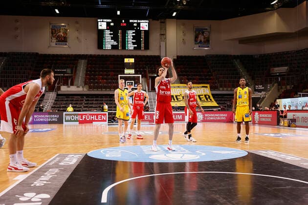 19 05 2021, Basketball, BBL 2020 2021, Quarterfinals, 1 Matchday, MHP RIESEN Ludwigsburg Brose Bamberg, GER, Ludwigsburg, MHPArena Picture from left Michele Vitali Brose Bamberg Copyright: HMBxMedia xHeikoxBecker
