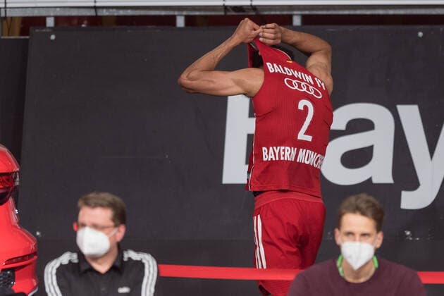 Basketball, BBL, 20210519, FC Bayern Munich Merlins Crailsheim Pictured Wade BALDWIN FC Bayern Munich, 2 on way into dressing room pulls jersey from fifth foul Munich Audi Dome Bayern Germany Copyright: Passion2Press MarkusxFischerx
