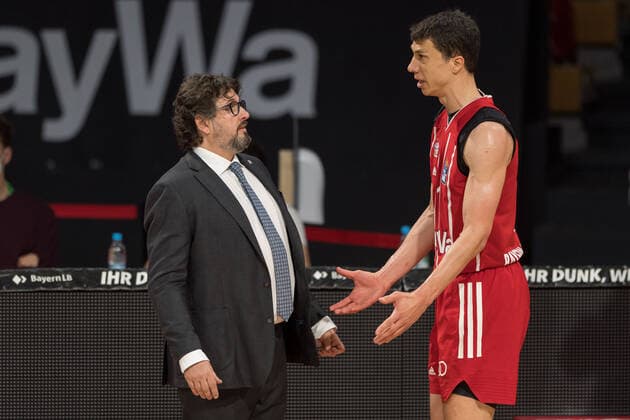 Basketball, BBL, 20210519, FC Bayern München Merlins Crailsheim In the picture Head Coach of FC Bayern München Andrea TRINCHIERI and Vladimir LUCIC FC Bayern München, 11 Munich Audi Dome Bayern Germany Copyright: Passion2Press MarkusxFischerx